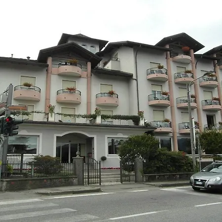 Della Torre 3*