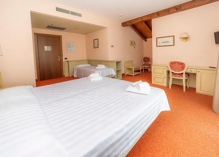 Hotell Della Torre 3*