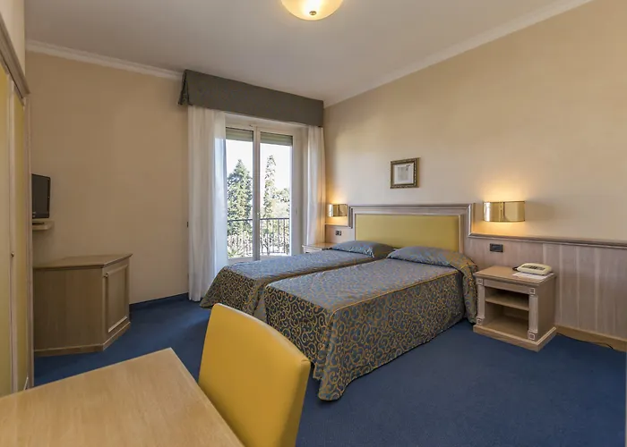 德拉托雷酒店 3*