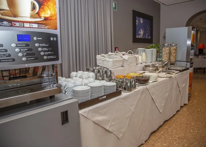 德拉托雷酒店 3*